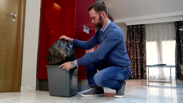 Best Garage Cleanout  in Dubuque, IA